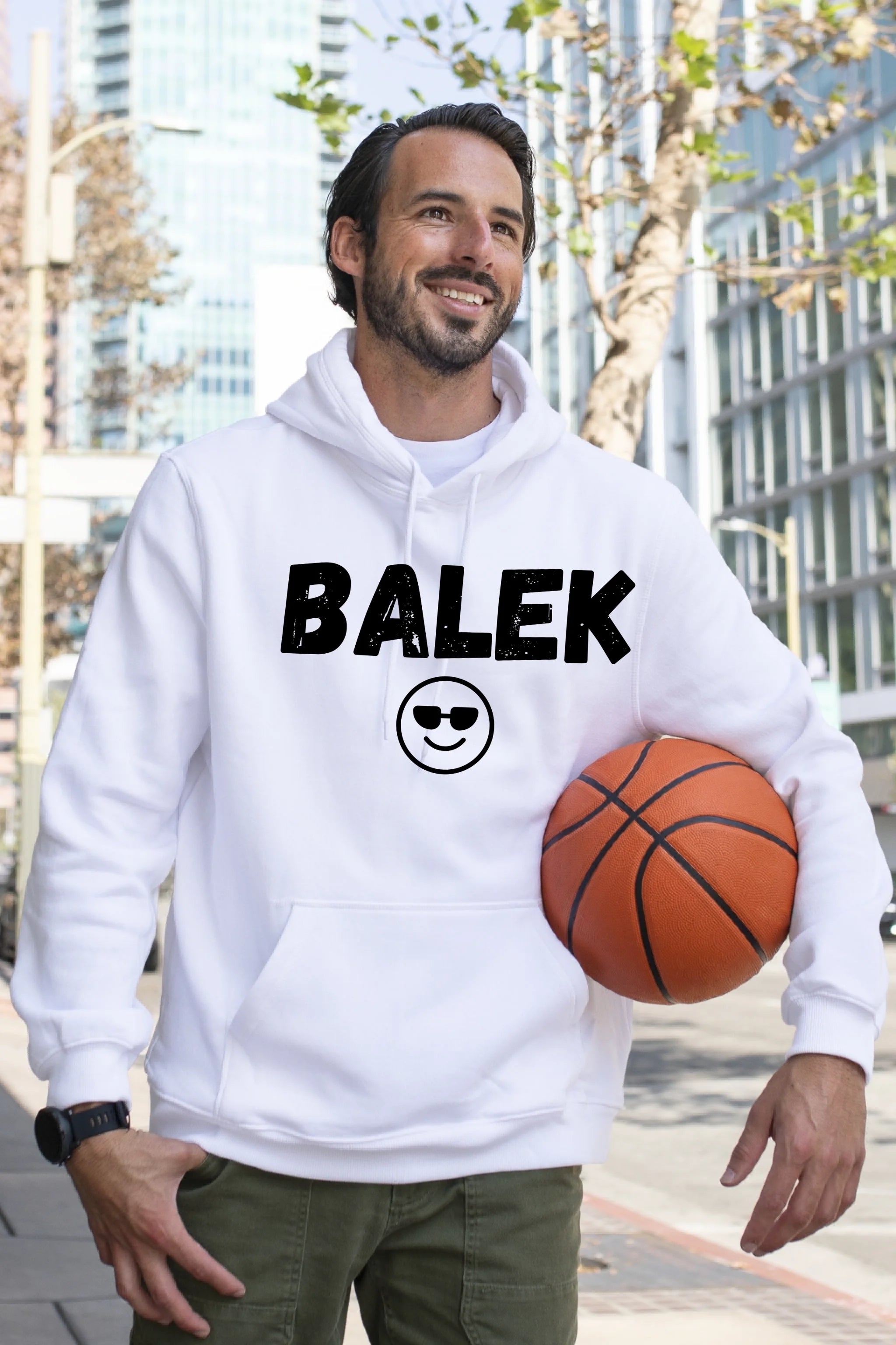 hoodie-man-with-basketball-city