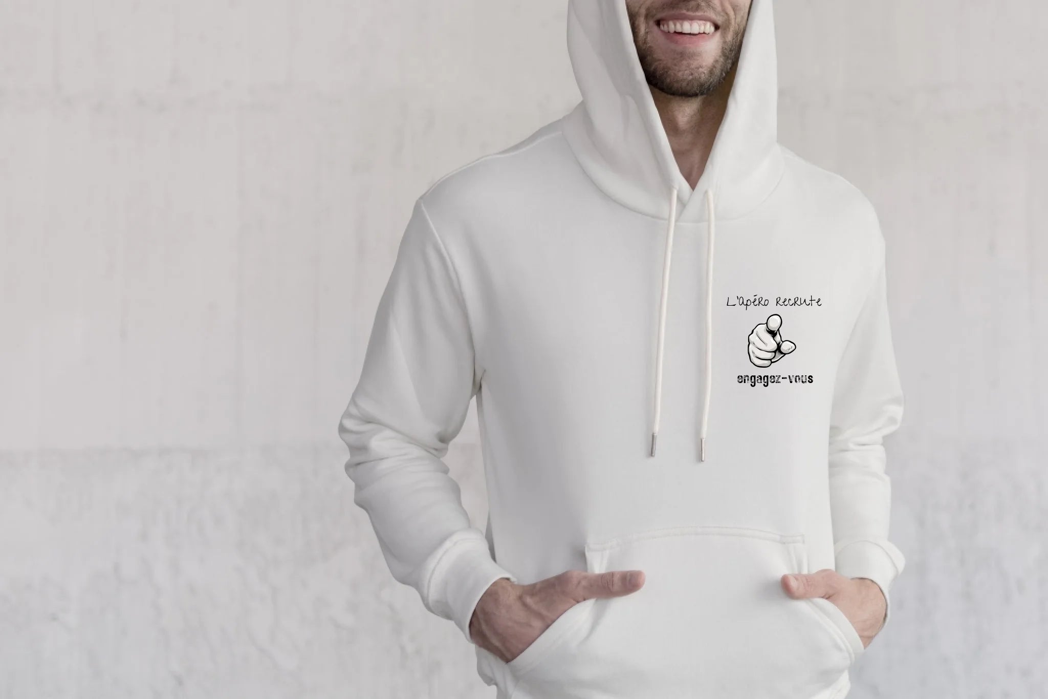 sweat-a-capuche-a-la-mode-blanc-shooting-de-mode-pour-hommes-de-style-urbain